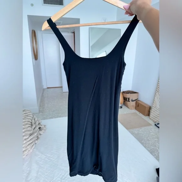 Aritzia dresses HAUL - Picture 8 of 12